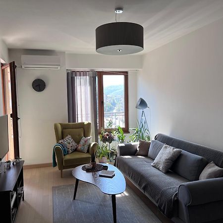 Modern Flatiron Apartment, Skopje Center Exterior foto